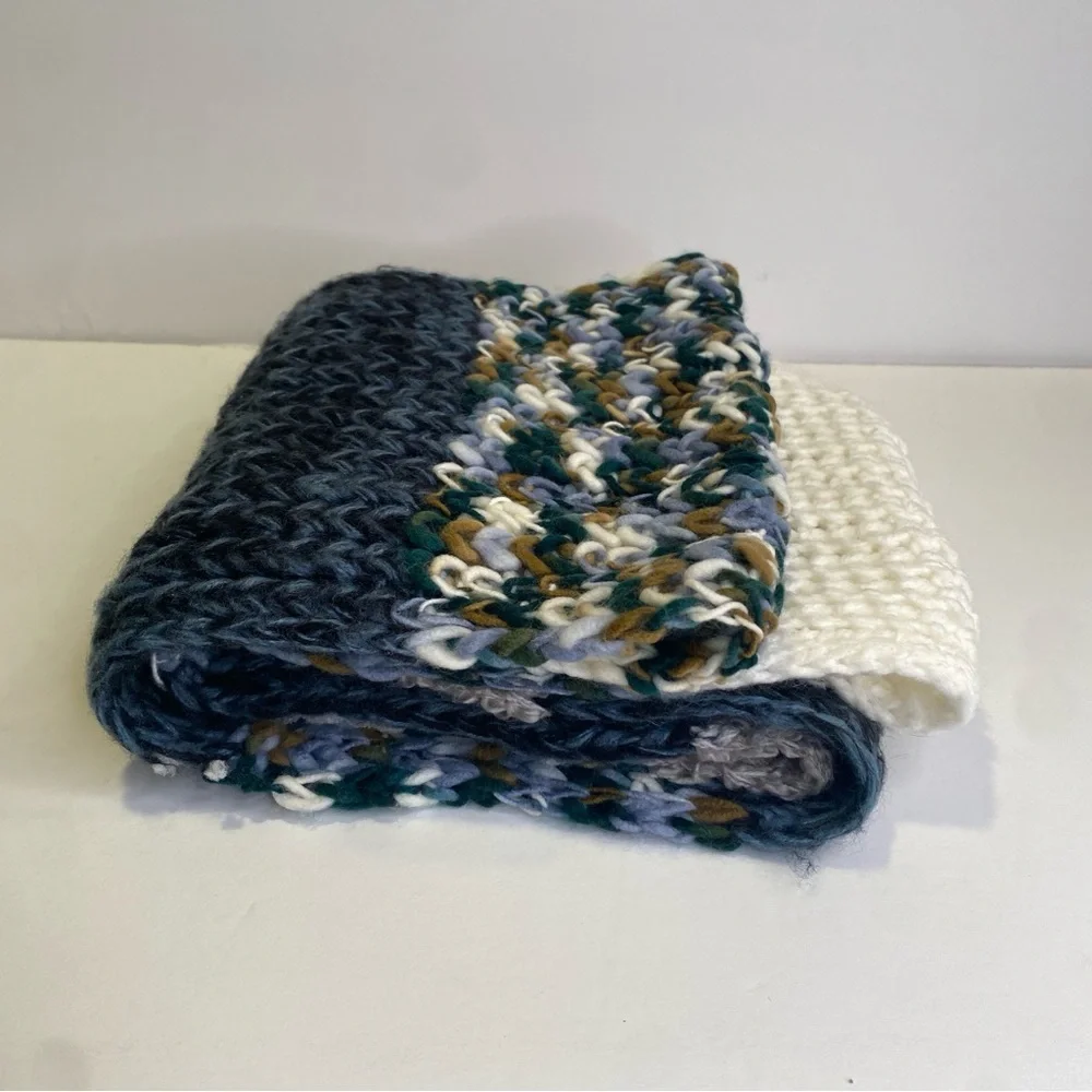 Sonoma NWT Knit SuperCozy Infinity Scarf Blue White Tan Grey One Size